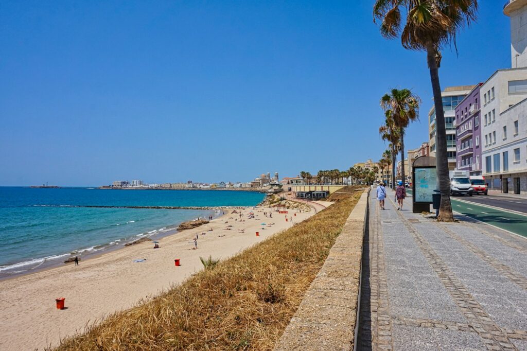 The seafront promenade and old town of Cádiz